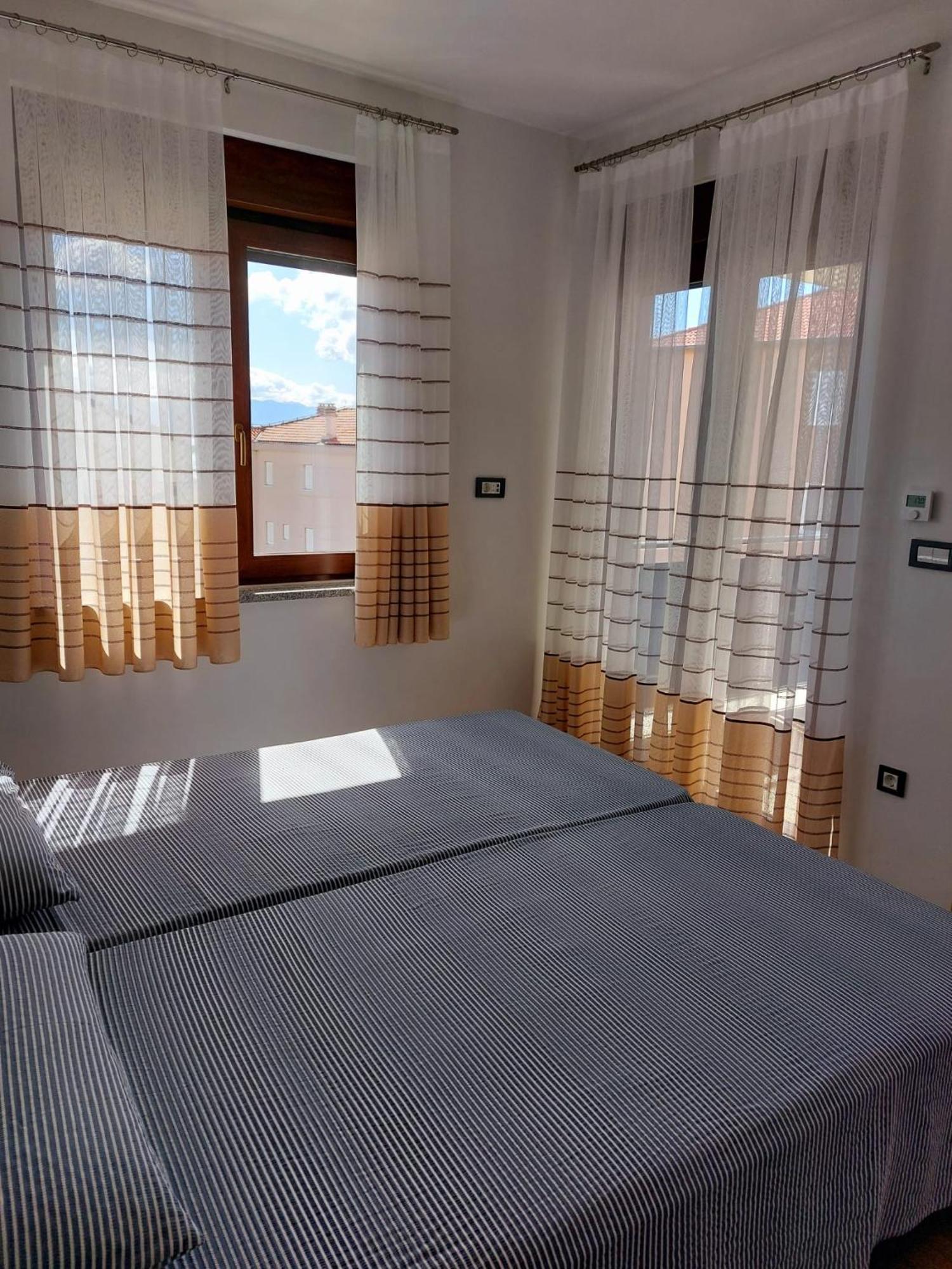 Apartmani Ivana Novi Novi Vinodolski Exteriör bild
