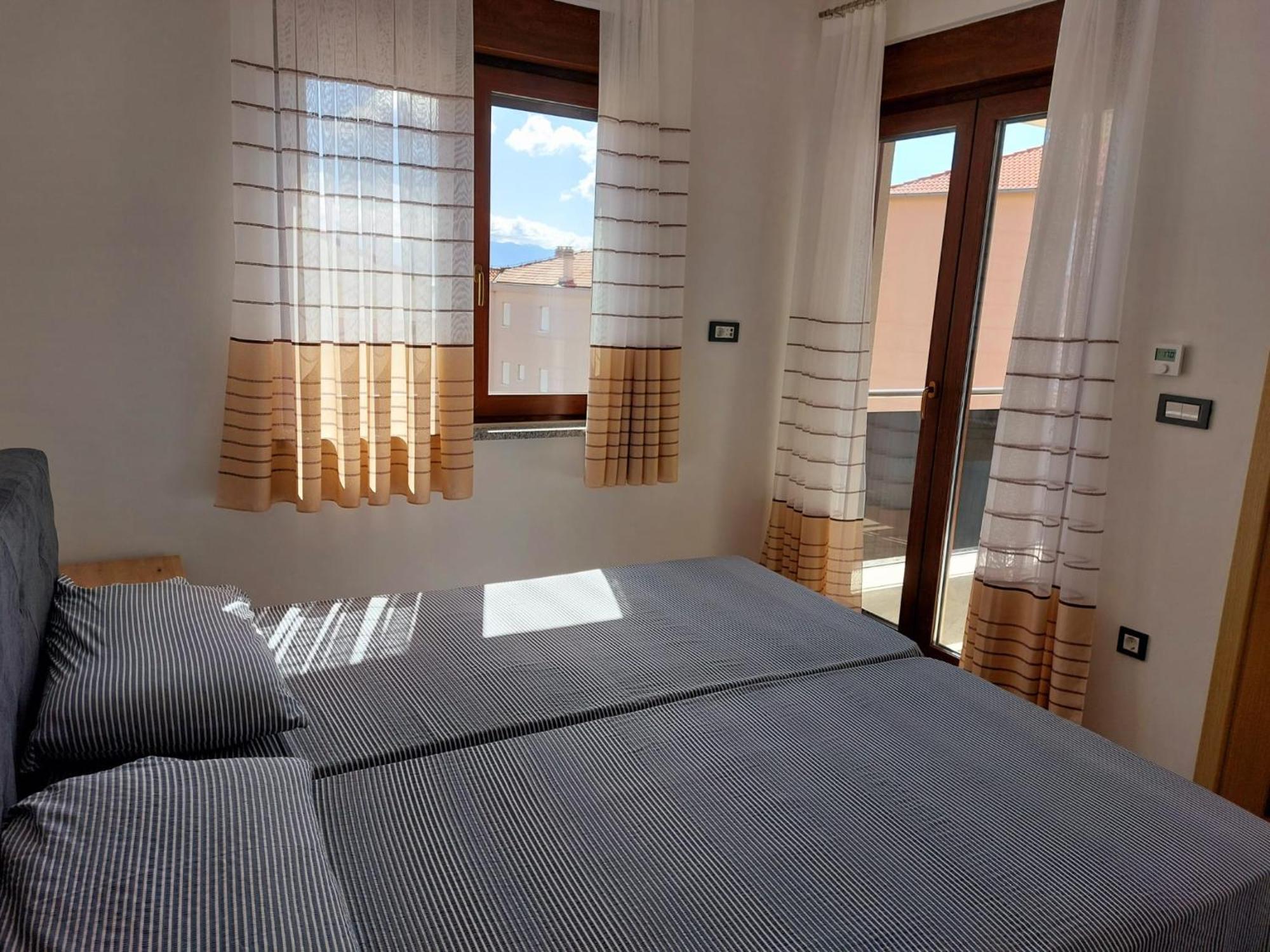 Apartmani Ivana Novi Novi Vinodolski Exteriör bild